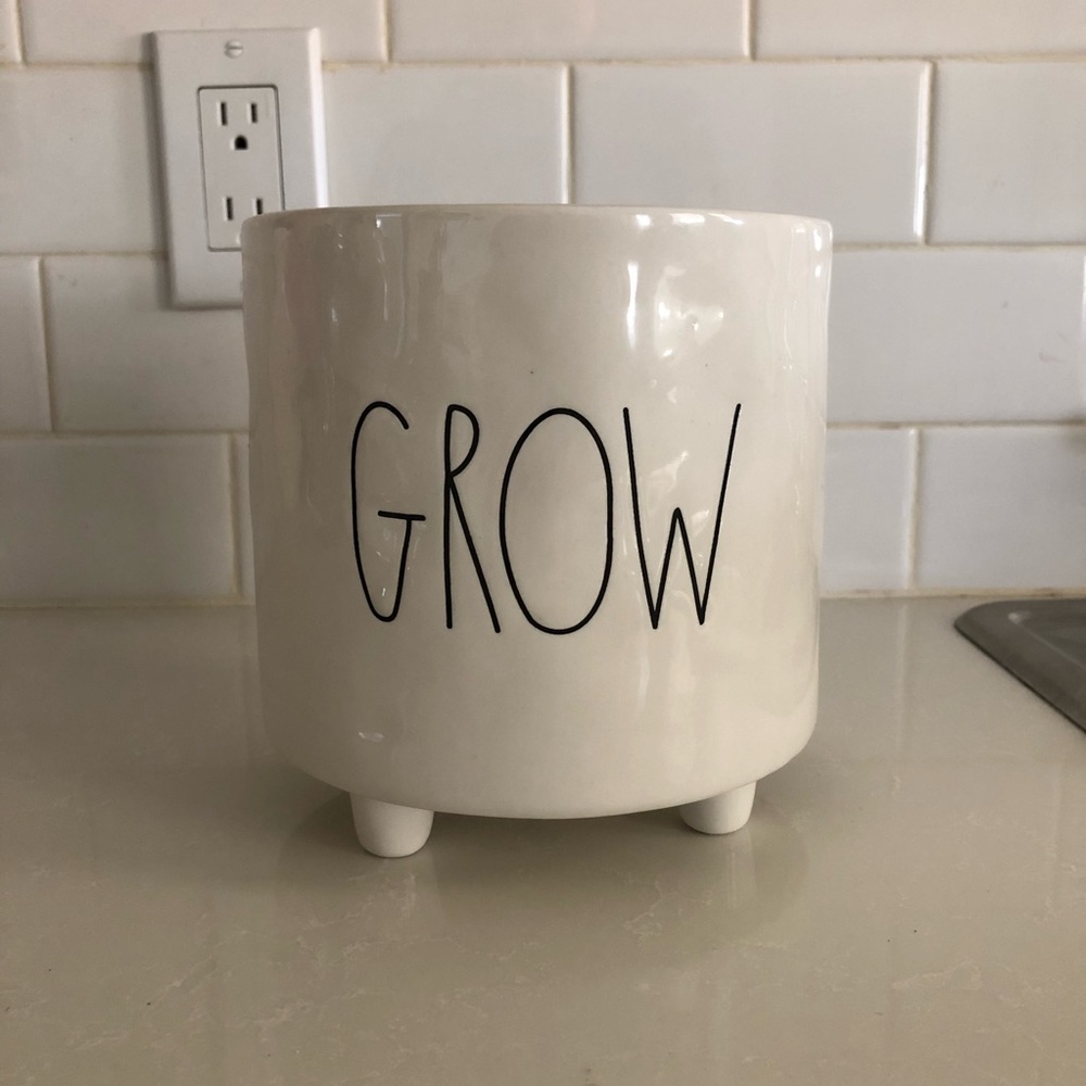 Rae Dunn Grow Flower pot